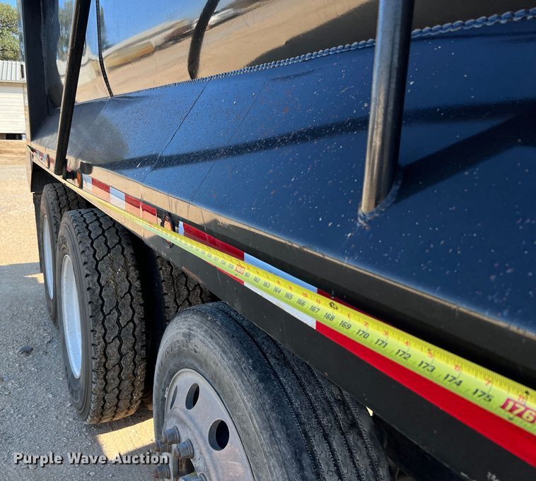 image for item DQ2207 2004 Mack CV713  dump truck