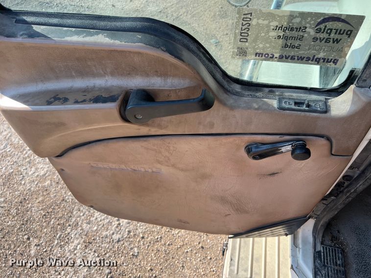 image for item DQ2207 2004 Mack CV713  dump truck