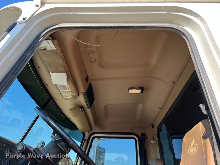 image for item DQ2207 2004 Mack CV713  dump truck