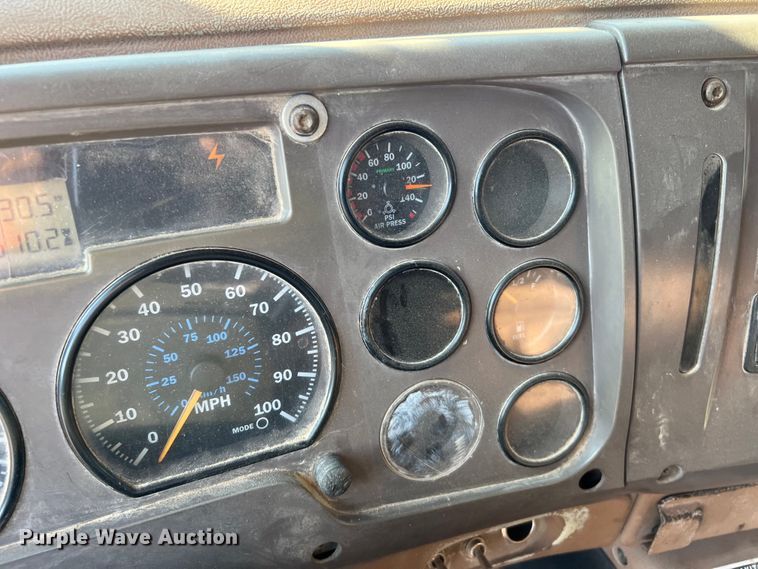 image for item DQ2207 2004 Mack CV713  dump truck