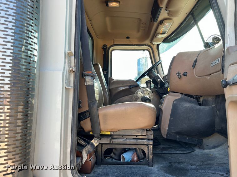 image for item DQ2207 2004 Mack CV713  dump truck