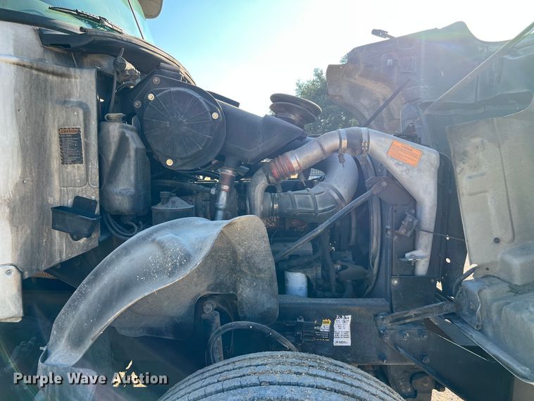 image for item DQ2207 2004 Mack CV713  dump truck