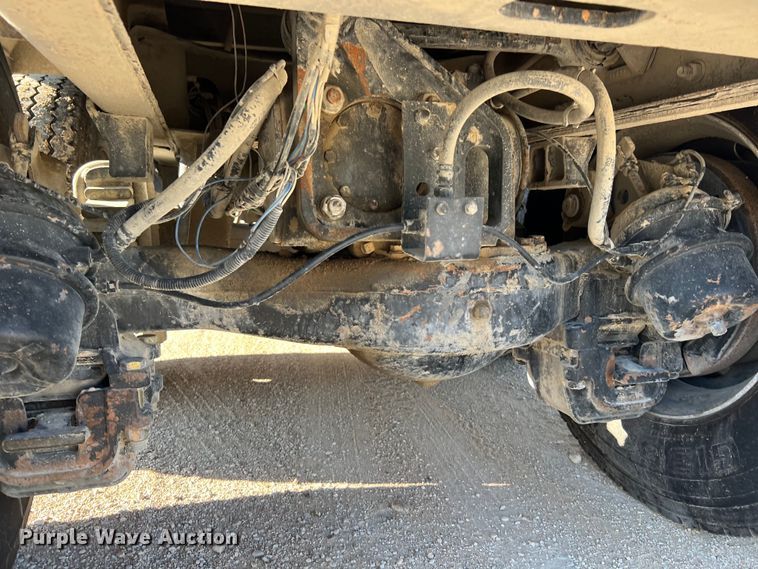 image for item DQ2207 2004 Mack CV713  dump truck