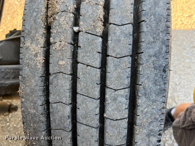 image for item DQ2207 2004 Mack CV713  dump truck