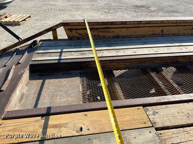 image for item DQ2210 2000 Belshe DP-18  equipment trailer