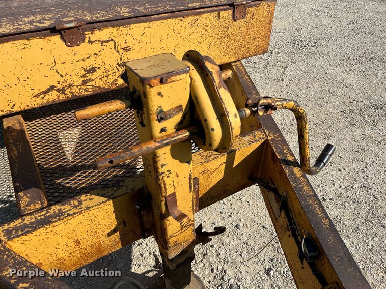 image for item DQ2210 2000 Belshe DP-18  equipment trailer