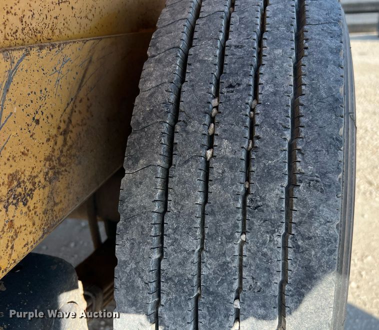 image for item DQ2210 2000 Belshe DP-18  equipment trailer