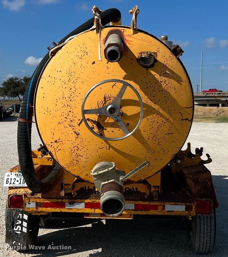 image for item DQ2211 1999 Vac-Tron PMD-00  vacuum excavator