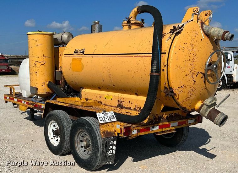 image for item DQ2211 1999 Vac-Tron PMD-00  vacuum excavator