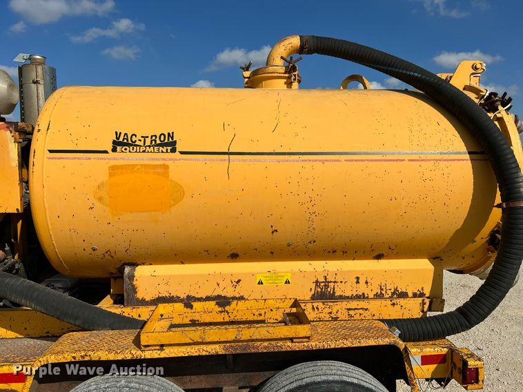 image for item DQ2211 1999 Vac-Tron PMD-00  vacuum excavator