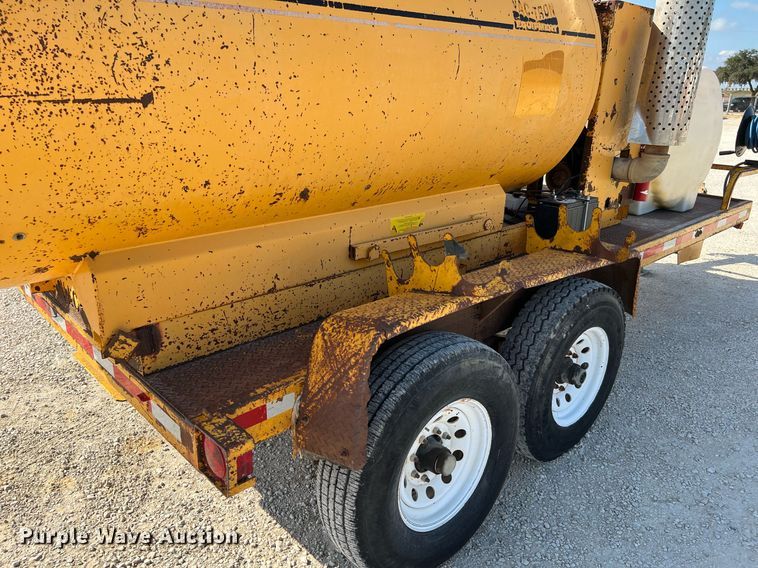 image for item DQ2211 1999 Vac-Tron PMD-00  vacuum excavator