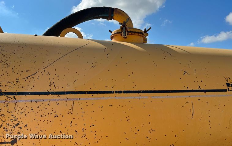 image for item DQ2211 1999 Vac-Tron PMD-00  vacuum excavator