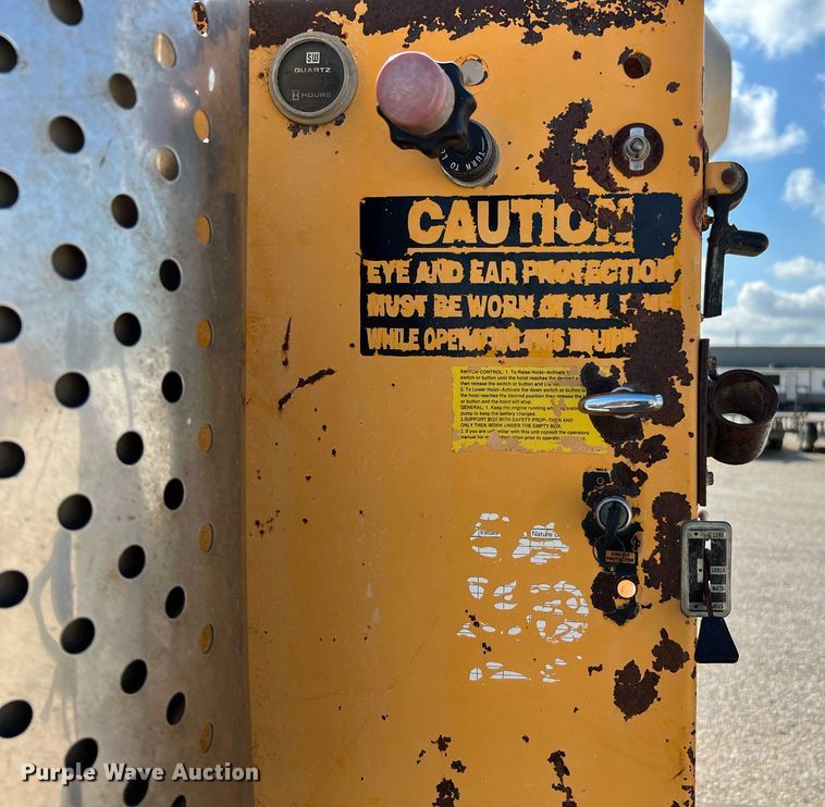 image for item DQ2211 1999 Vac-Tron PMD-00  vacuum excavator