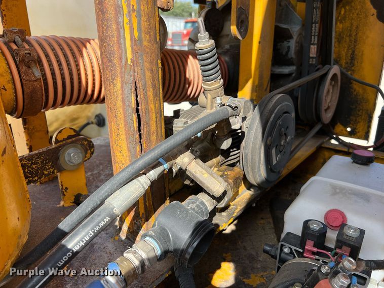 image for item DQ2211 1999 Vac-Tron PMD-00  vacuum excavator