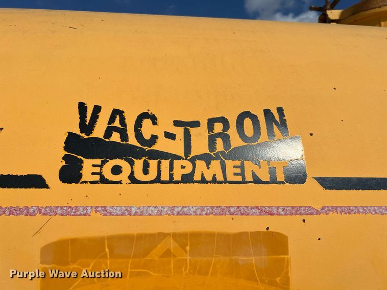 image for item DQ2211 1999 Vac-Tron PMD-00  vacuum excavator