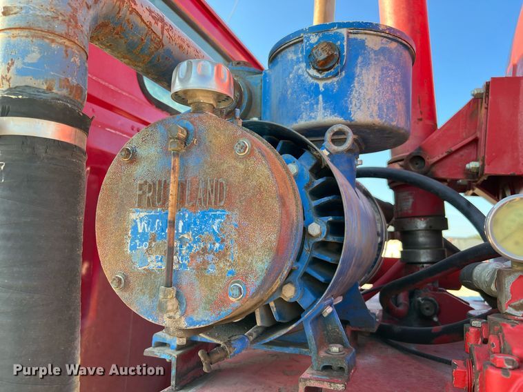 image for item DQ2213 1995 White GMC  vacuum truck