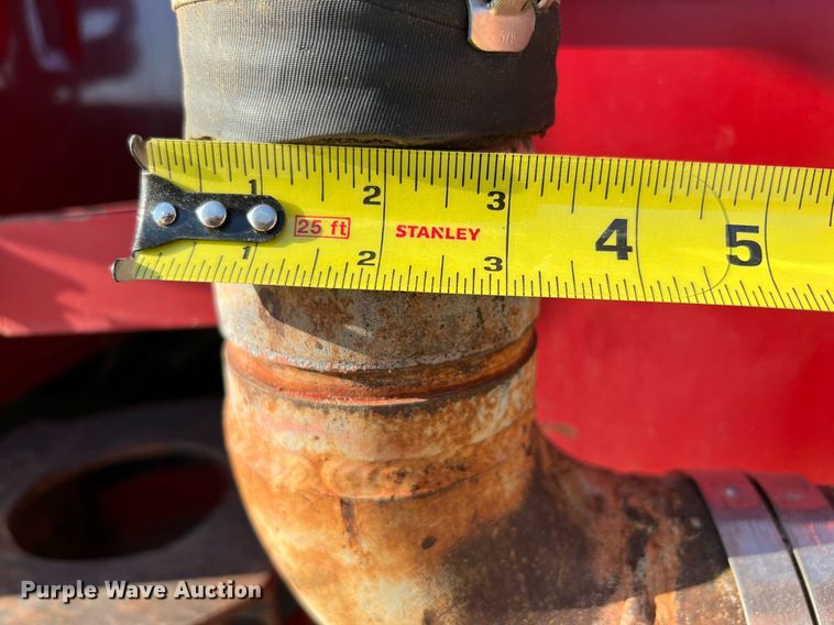 image for item DQ2213 1995 White GMC  vacuum truck