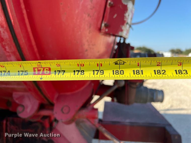 image for item DQ2213 1995 White GMC  vacuum truck