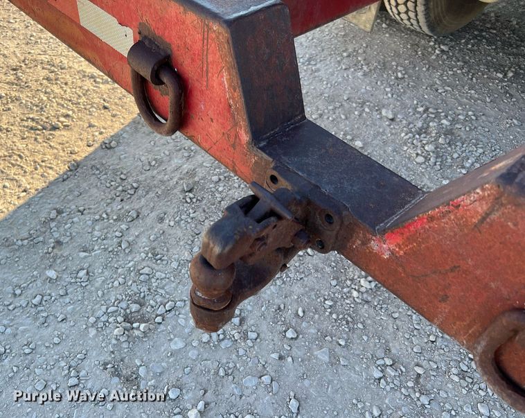 image for item DQ2213 1995 White GMC  vacuum truck