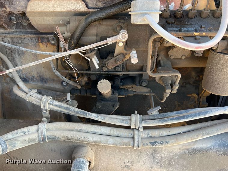 image for item DQ2213 1995 White GMC  vacuum truck