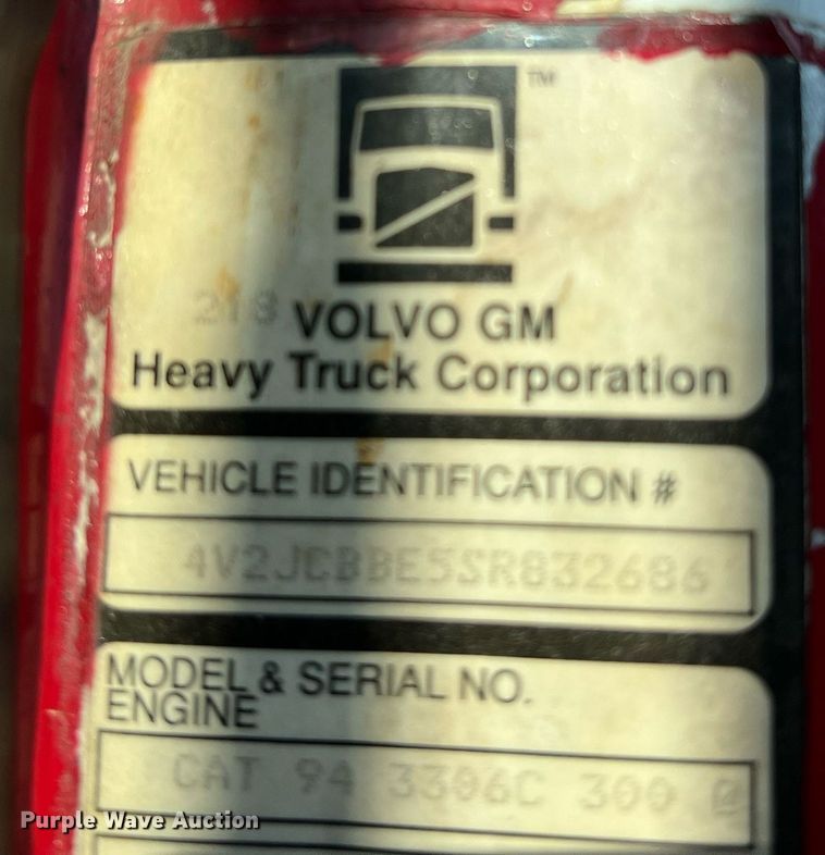 image for item DQ2213 1995 White GMC  vacuum truck