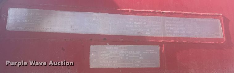 image for item DQ2213 1995 White GMC  vacuum truck