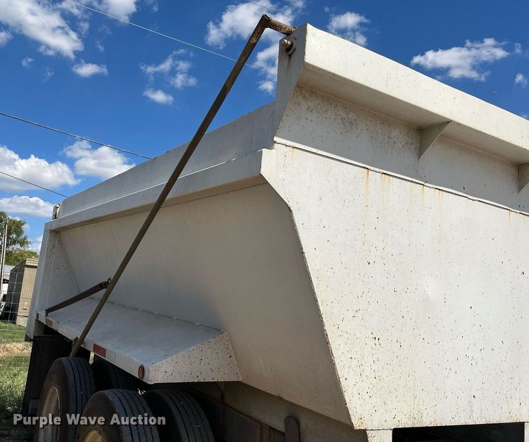 image for item DQ2218 2007 Leach  end dump pup trailer