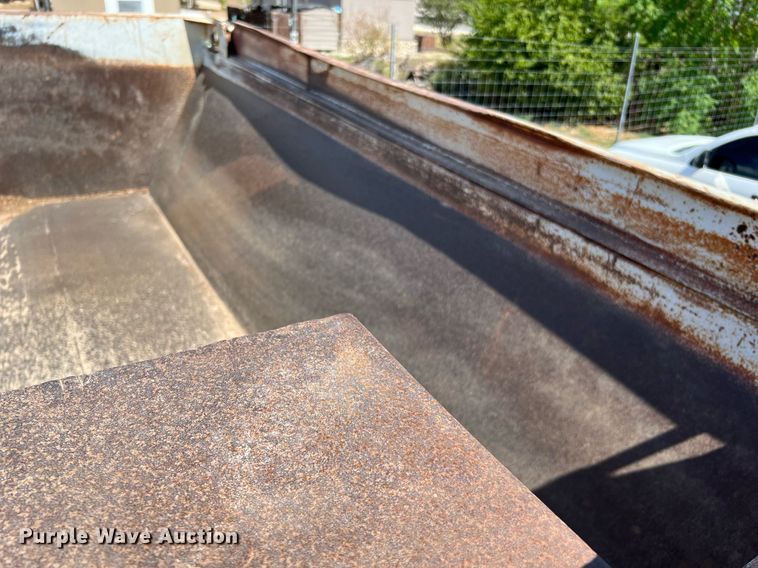 image for item DQ2218 2007 Leach  end dump pup trailer