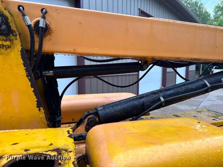 image for item DQ7371 Workforce XLB-4232  boom lift