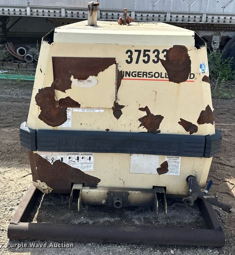 image for item DQ7374 2000 Ingersoll Rand P185  air compressor