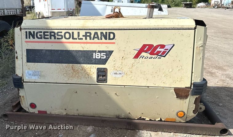 image for item DQ7374 2000 Ingersoll Rand P185  air compressor