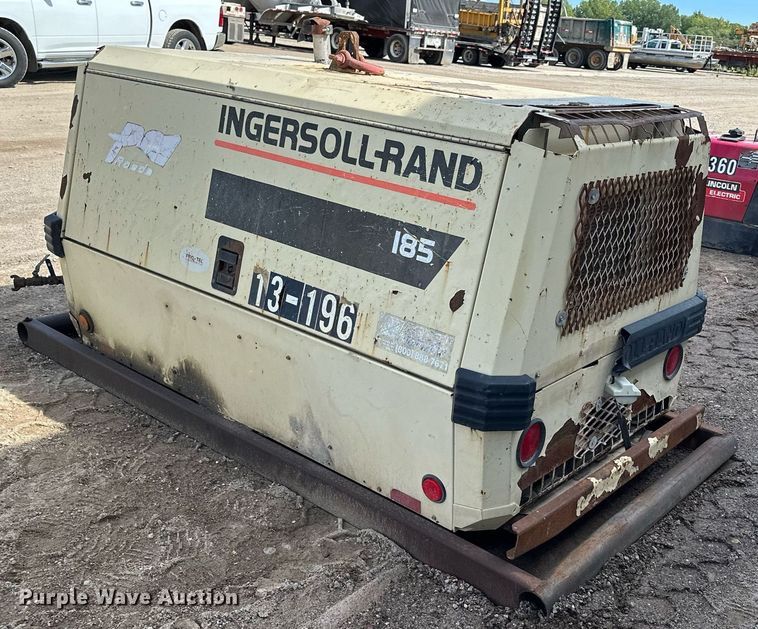 image for item DQ7374 2000 Ingersoll Rand P185  air compressor