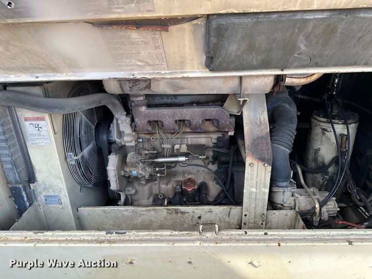 image for item DQ7374 2000 Ingersoll Rand P185  air compressor