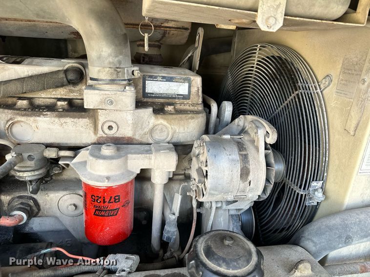 image for item DQ7374 2000 Ingersoll Rand P185  air compressor