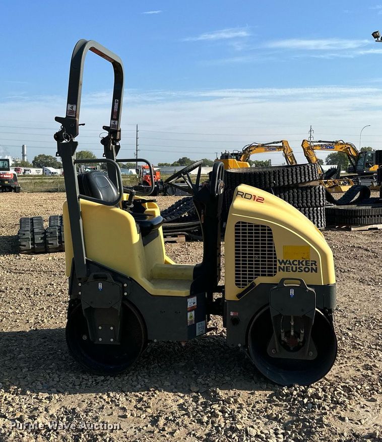 image for item DQ7376 Wacker Neuson RD12  double drum vibratory roller