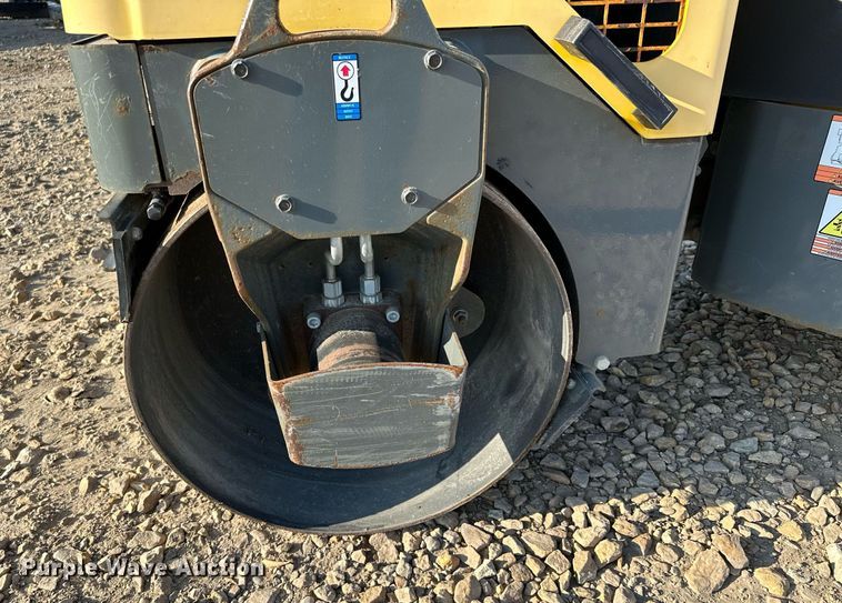 image for item DQ7376 Wacker Neuson RD12  double drum vibratory roller