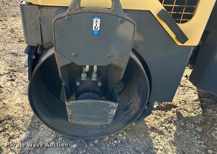 image for item DQ7376 Wacker Neuson RD12  double drum vibratory roller