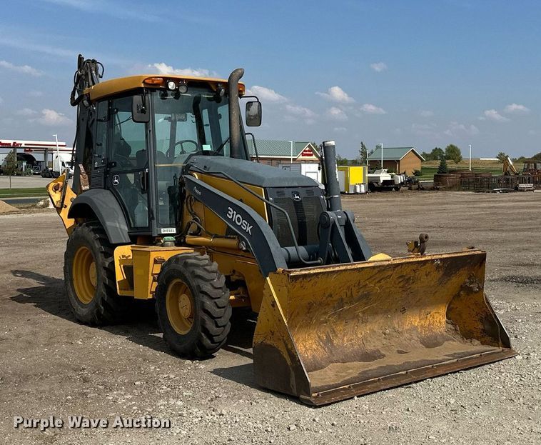 image for item DQ7377 2014 John Deere 310SK  backhoe