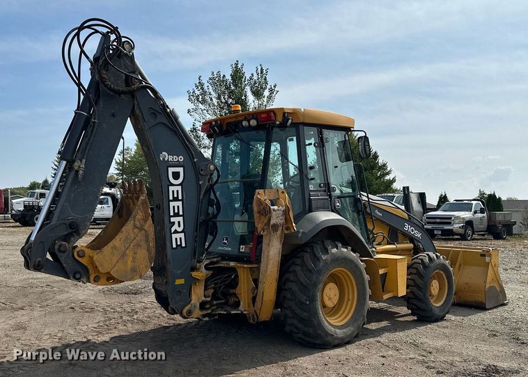 image for item DQ7377 2014 John Deere 310SK  backhoe