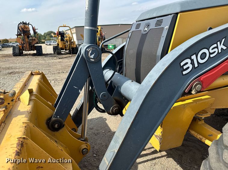 image for item DQ7377 2014 John Deere 310SK  backhoe