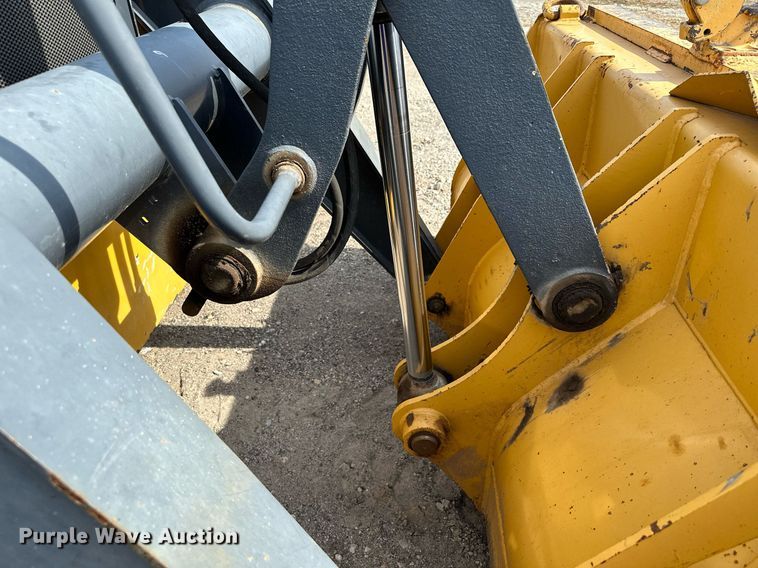 image for item DQ7377 2014 John Deere 310SK  backhoe