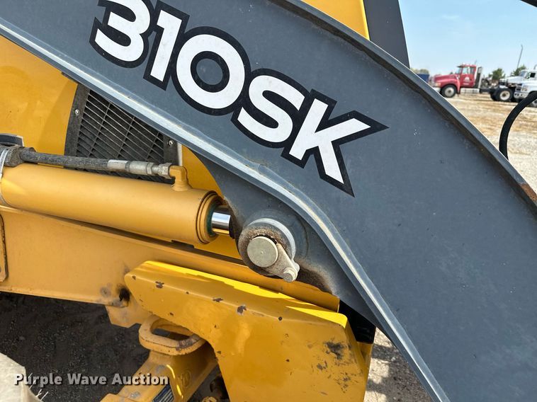 image for item DQ7377 2014 John Deere 310SK  backhoe
