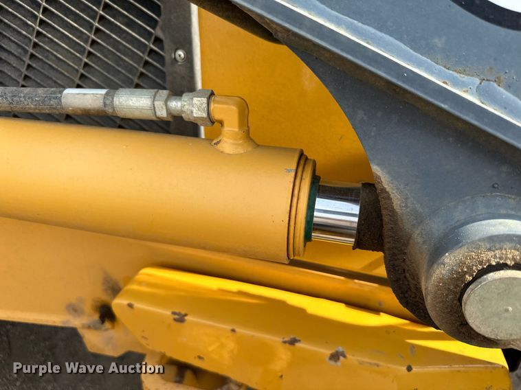 image for item DQ7377 2014 John Deere 310SK  backhoe