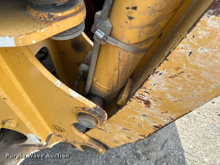 image for item DQ7377 2014 John Deere 310SK  backhoe