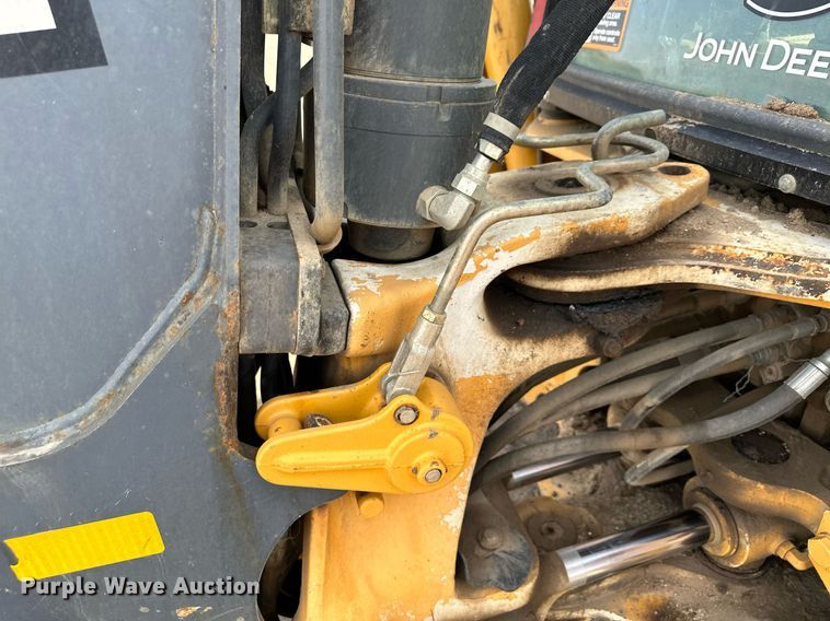 image for item DQ7377 2014 John Deere 310SK  backhoe