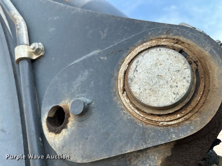 image for item DQ7377 2014 John Deere 310SK  backhoe