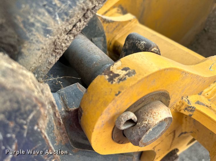 image for item DQ7377 2014 John Deere 310SK  backhoe