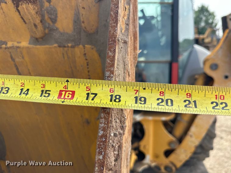 image for item DQ7377 2014 John Deere 310SK  backhoe