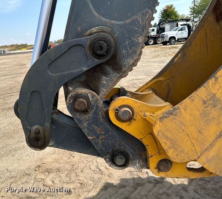 image for item DQ7377 2014 John Deere 310SK  backhoe