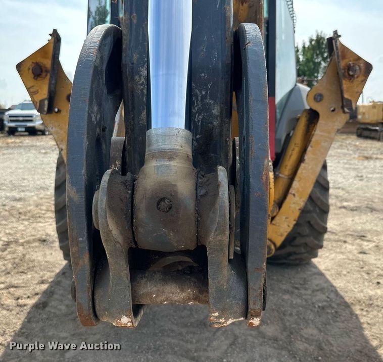 image for item DQ7377 2014 John Deere 310SK  backhoe